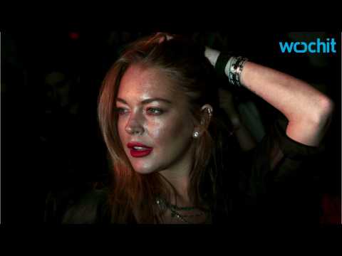 VIDEO : Is Lindsay Lohan Converting To Islam?