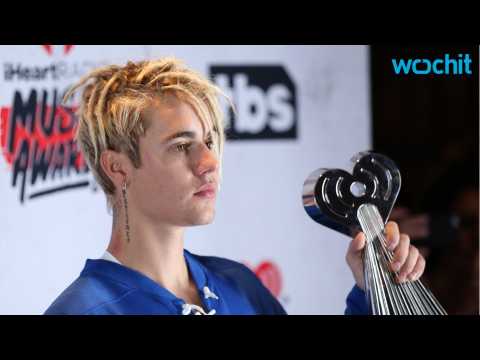 VIDEO : Does Justin Bieber Think He's Holier Than Thou?