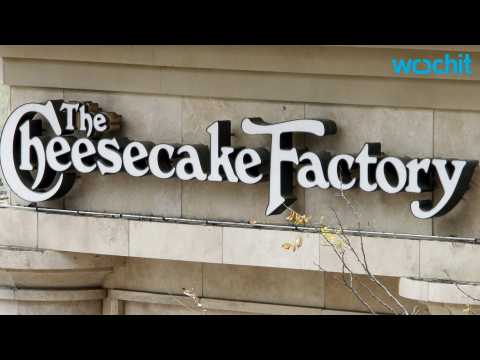 VIDEO : The Cheesecake Factory Loves Drake Right Back