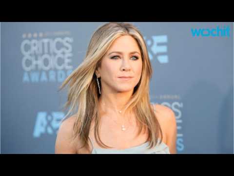 VIDEO : Jennifer Aniston Reveals the Baddest Thing She Did as a Kid