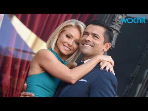 VIDEO : Kelly Ripa and Mark Consuelos Celebrate Their 20th Anniversary