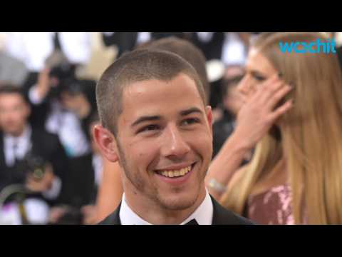 VIDEO : Nick Jonas Debuts Custom-Made Topman Tuxedo at 2016 Met Gala