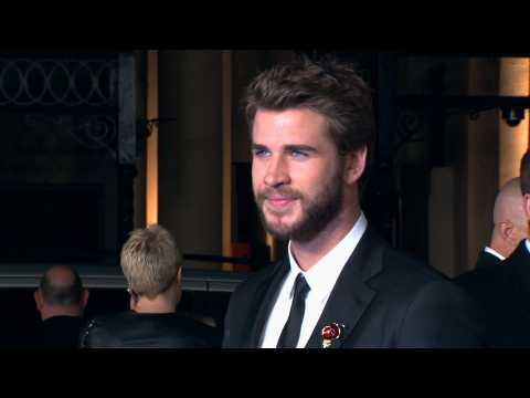 VIDEO : Miley Cyrus and Liam Hemsworth could run to Vegas for quick wedding