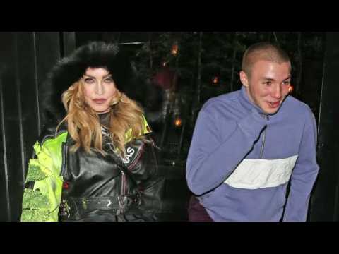 VIDEO : Madonna Takes Rocco Out In London