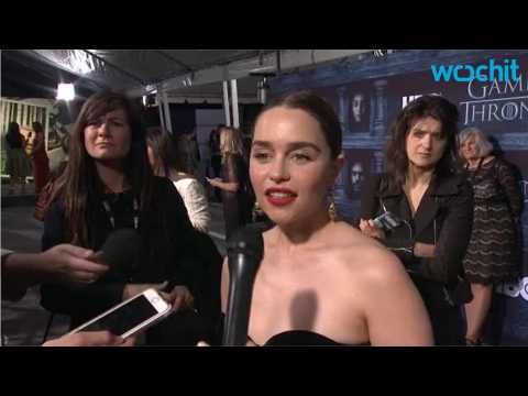 VIDEO : Emilia Clarke Doesn't Often Get Recognized Without Her Wig from 'GoT'