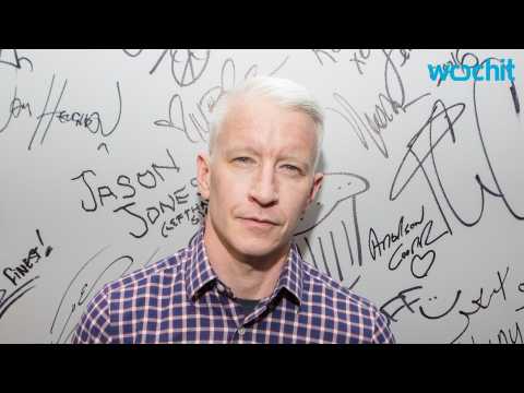 VIDEO : Anderson Cooper Throws a Little Shade at Justin Bieber