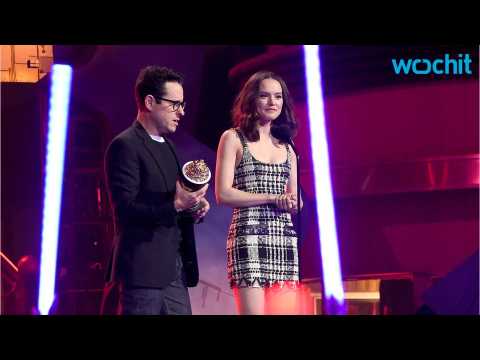 VIDEO : Daisy Ridley and JJ Abrams Team Up for Non-Star Wars Flick