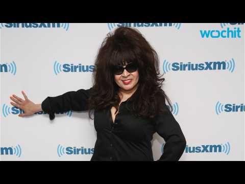 VIDEO : Why Ronnie Spector Loves Adele