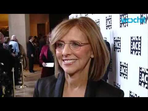 VIDEO : Rose Byrne May Star In New Comedy From Nancy Meyers