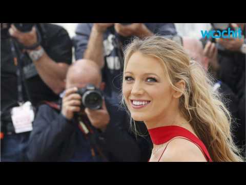 VIDEO : Blake Lively Shows Off Baby Bump at Cafe Society Cannes Photocall