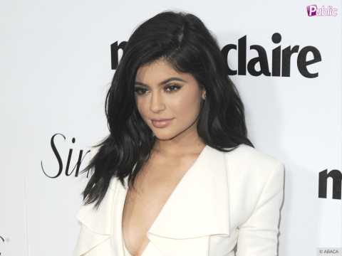 VIDEO : Kylie Jenner en 15 looks sensationnels !
