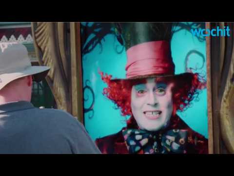 VIDEO : Johnny Depp's Mad Hatter surprise at Disneyland