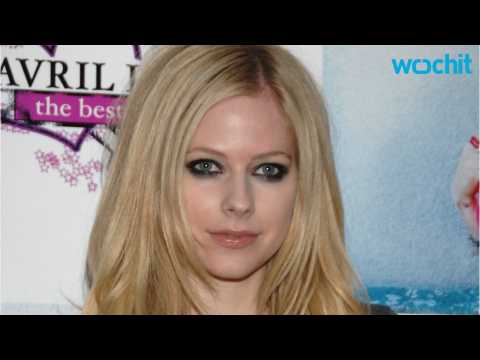 VIDEO : Avril Lavigne & Ryan Cabrera Say They Aren't a Couple