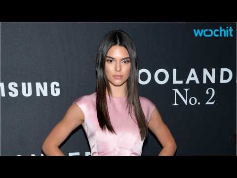 VIDEO : Man Arrested Outside Of Kendall Jenner's Home