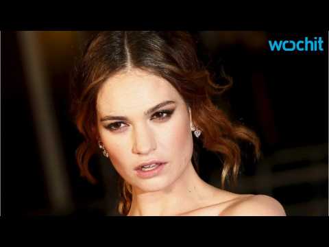 VIDEO : Actress Lily James Joins Burberry New Advertising Campaign for Fragrance 