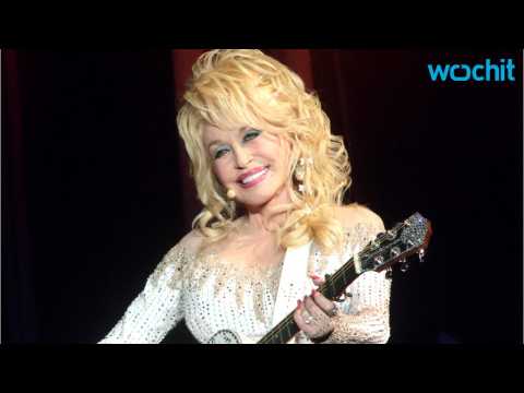VIDEO : Dolly Parton Reflects On Love And Music