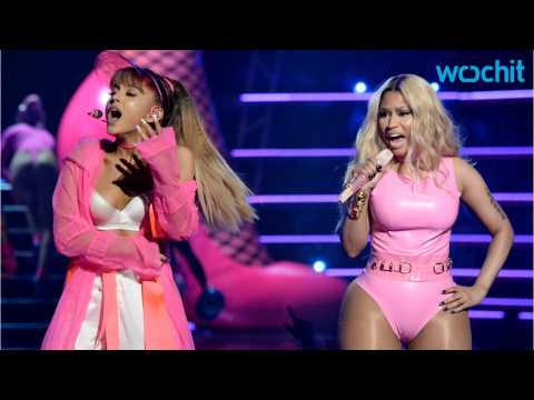 VIDEO : Ariana Grande and Nicki Minaj Hit the Showers in 