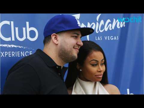 VIDEO : Fans Suggest Names For Rob & Blac Chyna's Baby