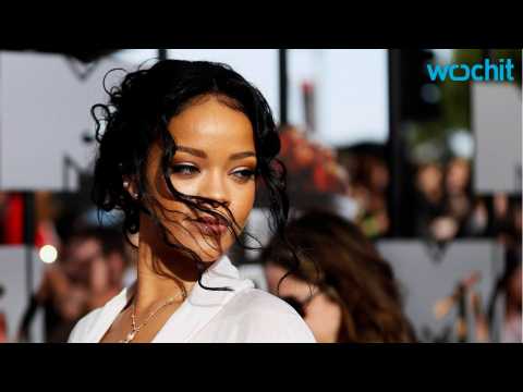 VIDEO : Rihanna's Ever Changing Hair Styles