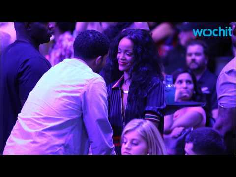 VIDEO : Drake And Rihanna Have To Be Dating
