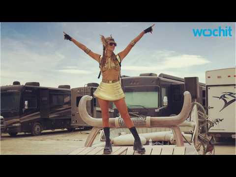 VIDEO : Katy Perry, Paris Hilton And Others At Burning Man This Weekend