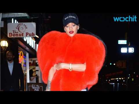 VIDEO : Rihanna Rocks Heart-Shaped Fur Coat As Drake Shows Off His Matching Tattoo