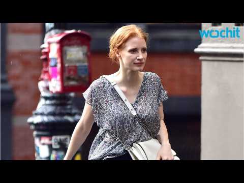 VIDEO : Six Fireplaces in Jessica Chastain's 19th Century NYC Dream Apartment