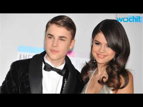 VIDEO : Justin Bieber And Selena Gomez Have Gone Officially Silent
