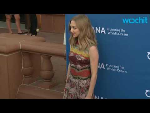 VIDEO : Amanda Seyfried's Engagement Ring Will Shock You