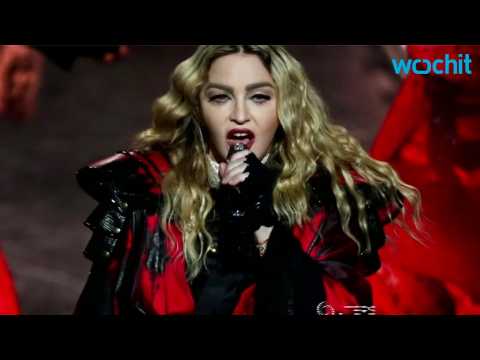 VIDEO : Madonna Rushes to London to Be with Son Rocco