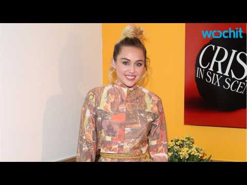 VIDEO : Miley Cyrus Skips Red Carpet For Crisis In Six Scenes Premiere