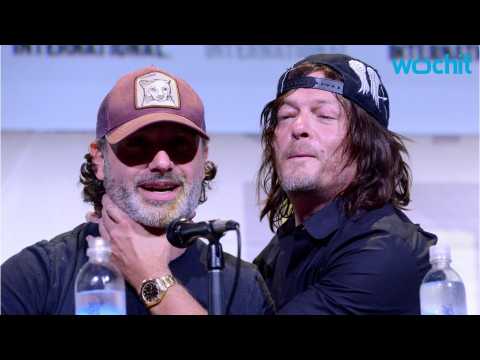VIDEO : The Tale of Andrew Lincoln And Norman Reedus's Ongoing Glitter War