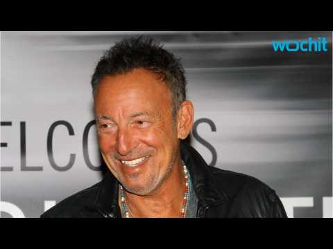 VIDEO : What Helps Bruce Springsteen Chase Away the Blues