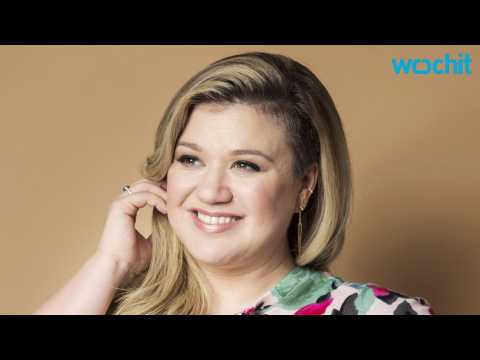 VIDEO : Kelly Clarkson Made Her Husband Get A Vasectomy