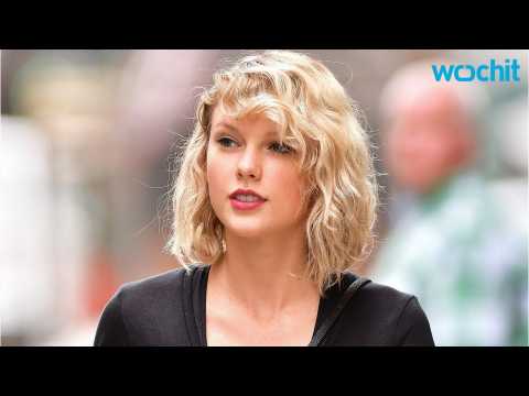 VIDEO : Taylor Swift Is Once Again Living The Single Life Fabulously