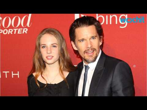 VIDEO : Ethan Hawke's Daughter Makes Modeling Debut