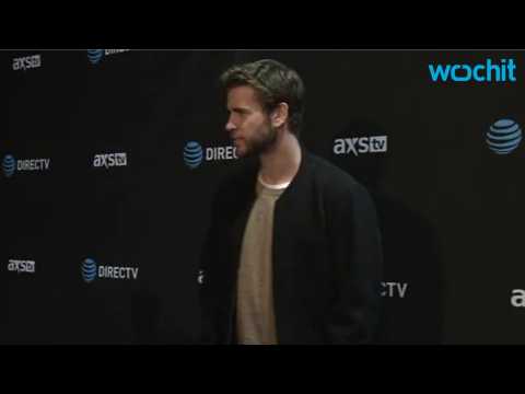 VIDEO : Liam Hemsworth Pays Homage To 