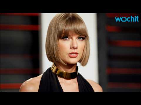 VIDEO : Taylor Swift Fulfills A Dying Fan's Wish