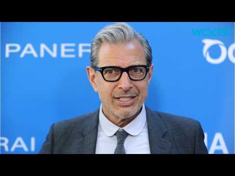 VIDEO : Jeff Goldblum Does ?Research? for Thor: Ragnarok Role