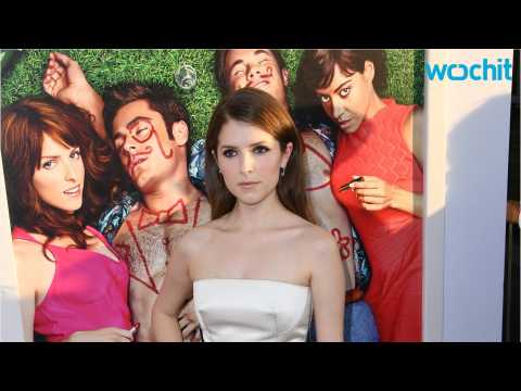 VIDEO : Anna Kendrick's Life Is Falling Apart