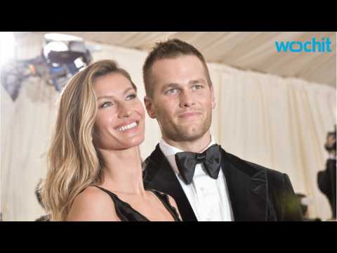 VIDEO : Tom Brady And Gisele Bunchen Break Diets On Vacation