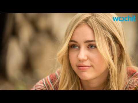 VIDEO : Miley Cyrus Fills in for Ill Host on 'Ellen'