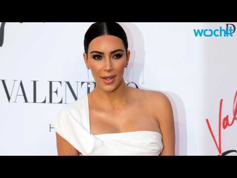 VIDEO : Kim Kardashian goes topless after attack