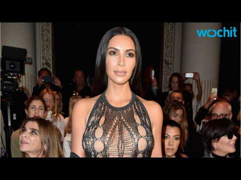 VIDEO : Kim Kardashian Gets Tattered For Paris Fashion Week