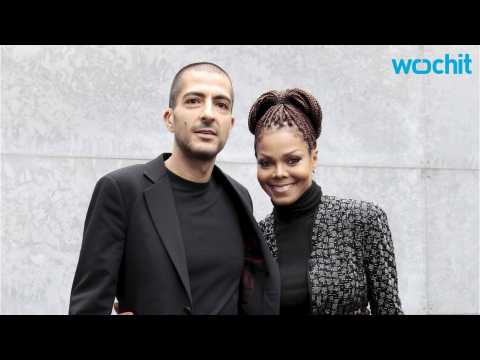VIDEO : Janet Jackson Hints She's Pregnant