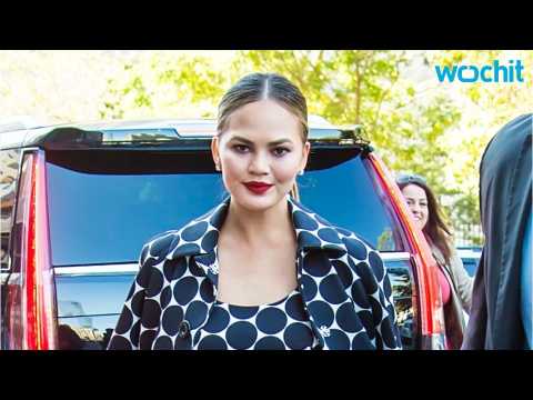 VIDEO : Chrissy Teigen Confessed To Opening Rihanna's Mail