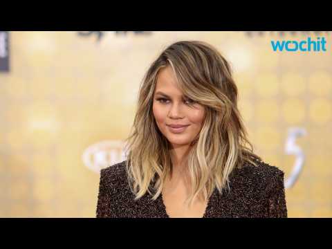 VIDEO : Chrissy Teigen Made Twitter Account Private