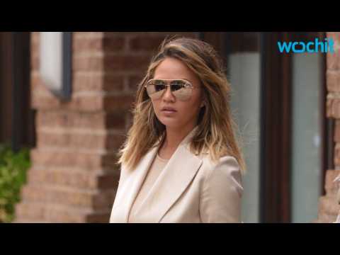 VIDEO : Why One of Hollywood's Best Tweeters Chrissy Teigen Went Private on Twitter