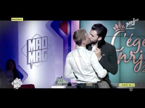 VIDEO : Mad mag : Benot Dubois embrasse un candidat de l'grie NRJ 12 - ZAPPING PEOPLE DU 05/10/20