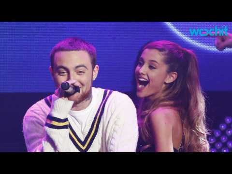 VIDEO : Romance Rumors After Ariana Grande & Mac Miller Spotted Kissing